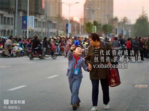 武汉捐卵哪里找,48岁的她为爱积极备孕，不惧高龄、身材走样，准备尝试试管婴